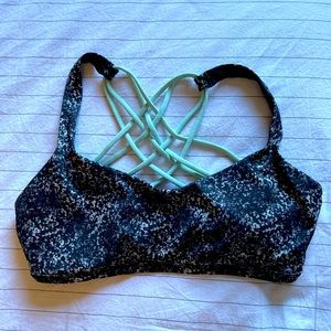 Lululemon Free to be Wild